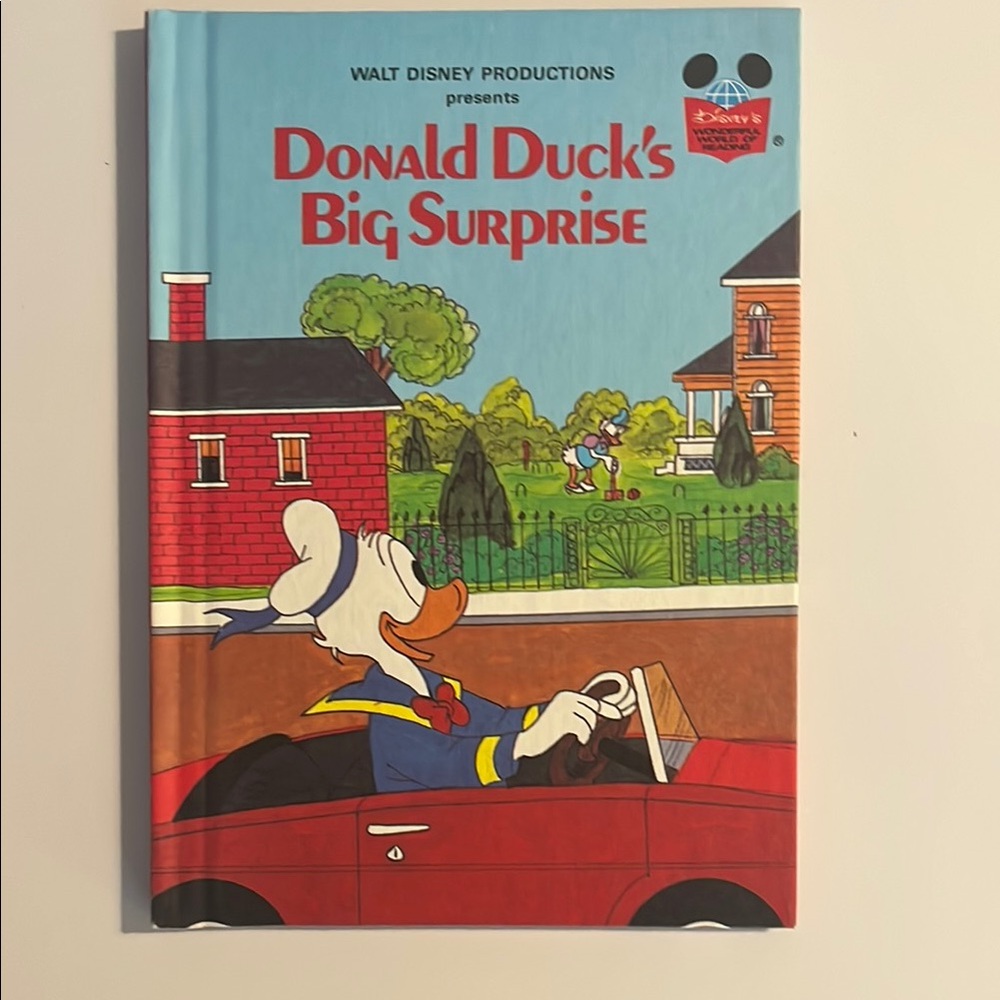 Vintage Disney Donald Duck's Big Surprise Book 1982 Excellent BCE
